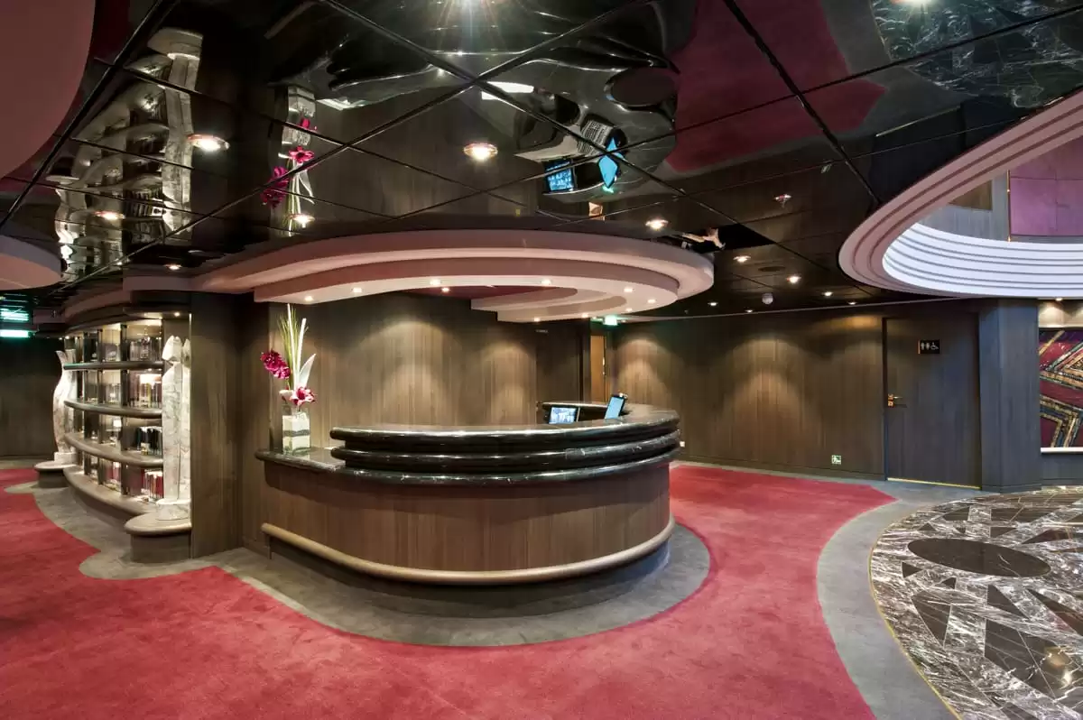 el  :  cabine 44