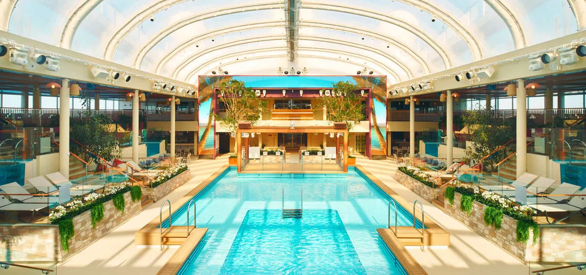 3- LA SPIAGGIA BEACH CLUB<br> DJ SETS, COCKTAILS Y FIESTA NON-STOP