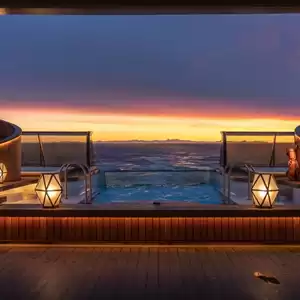 ¿A quién se dirige la compañía HOLLAND AMERICA LINE?
